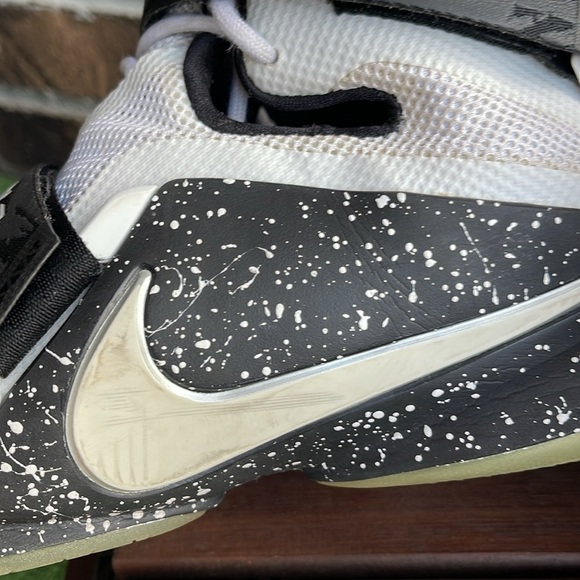 Nike Lebron Soldier Sneakers - Picture 5 of 14